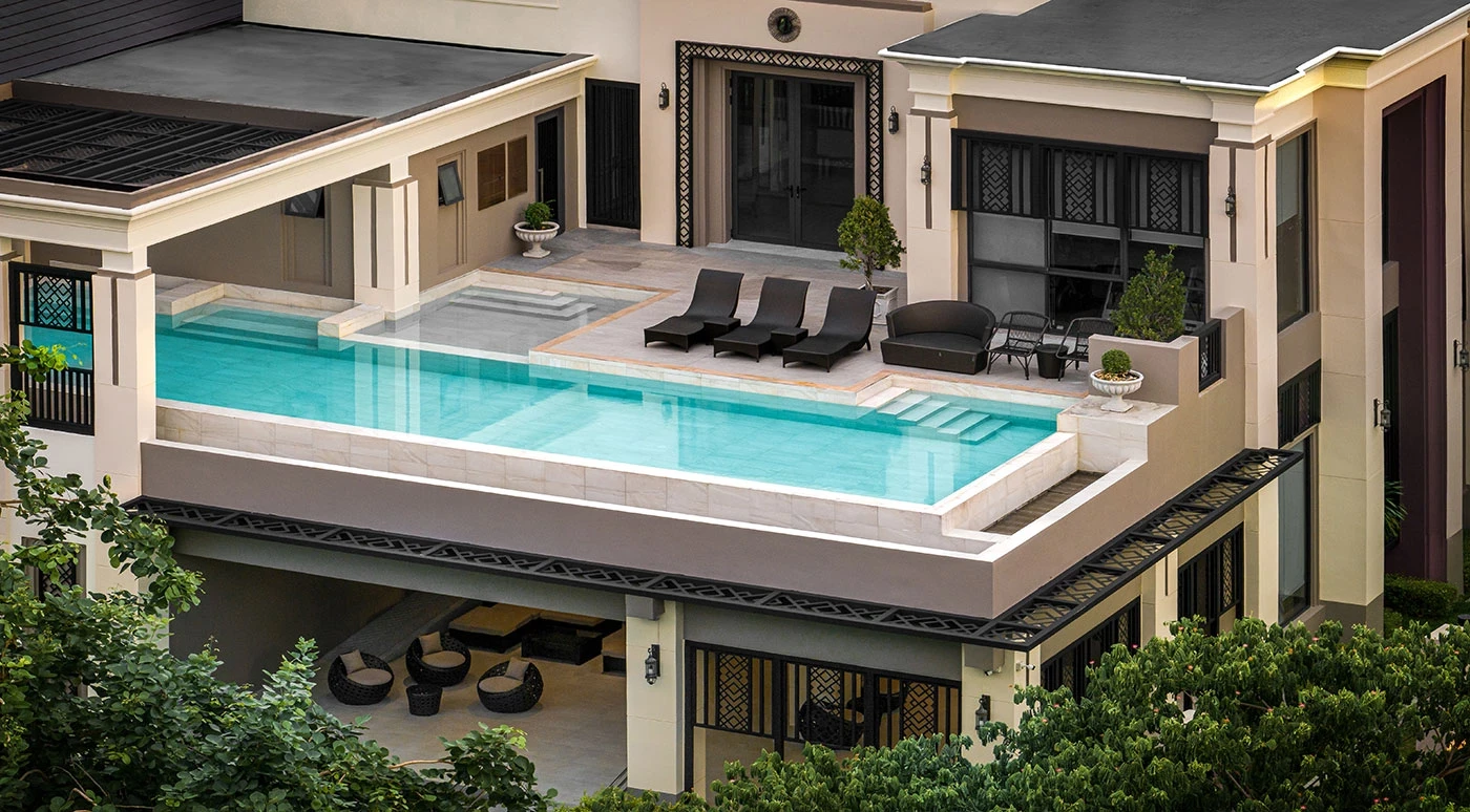 Cover Image-CHEWAWAN PINKLAO - SATHORN