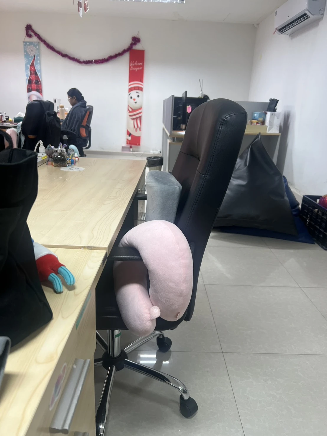 รูปภาพ Cover-เก้าอี้ทำงาน