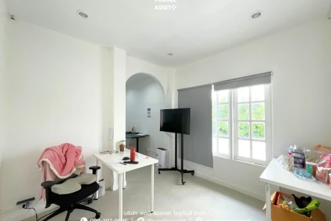 แกลลอรี่ของ บ้านเดี่ยวหลังใหญ่ พร้อมบ้านน๊อคดาวน์ ซอยเทิดราชัน 37 รูปที่ 10