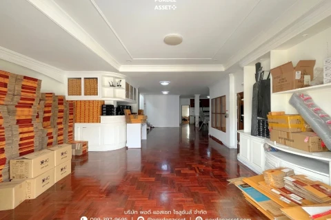 แกลลอรี่ของ บ้านเดี่ยวหลังใหญ่ พร้อมบ้านน๊อคดาวน์ ซอยเทิดราชัน 37 รูปที่ 16