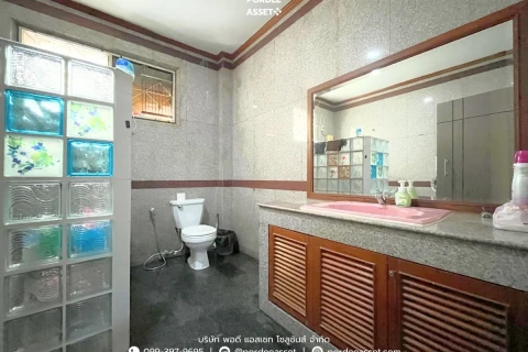 แกลลอรี่ของ บ้านเดี่ยวหลังใหญ่ พร้อมบ้านน๊อคดาวน์ ซอยเทิดราชัน 37 รูปที่ 18