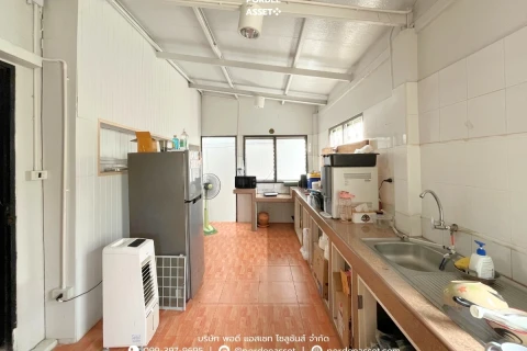 แกลลอรี่ของ บ้านเดี่ยวหลังใหญ่ พร้อมบ้านน๊อคดาวน์ ซอยเทิดราชัน 37 รูปที่ 19