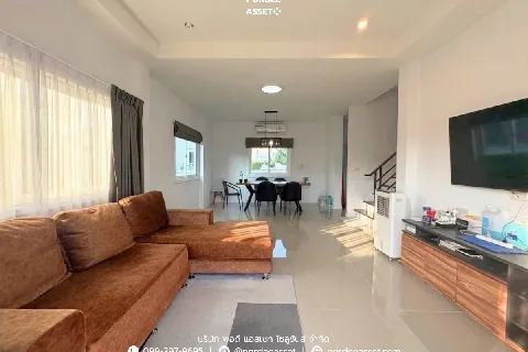 บ้านแฝดสไตล์บ้านเดี่ยว คุณาลัย จอย บางบัวทอง 的画廊图 1