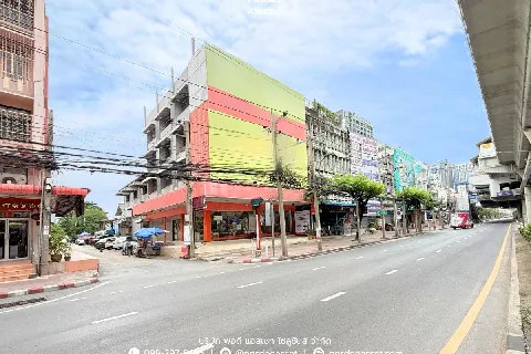 แกลลอรี่ของ อาคารพาณิชย์ 4.5 ชั้น ติดถนนเพชรเกษม รูปที่ 1