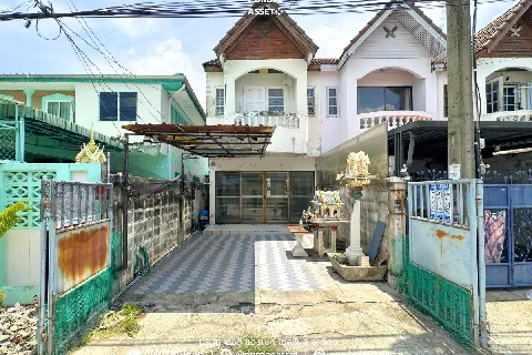 ทาวน์เฮาส์หลังริม ซอยลาดปลาเค้า72's gallery image at 1