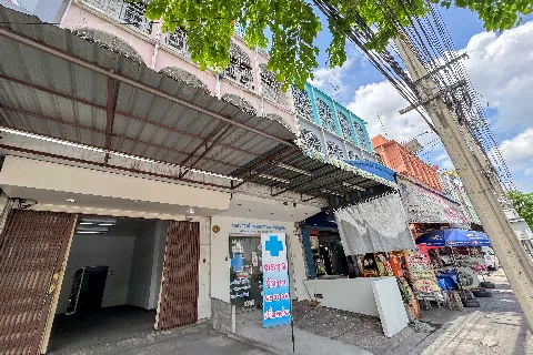 🔥ขายด่วน🔥 อาคารพาณิชย์3.5ชั้น 2คูหา ริมถ.เอกชัย 的画廊图 5