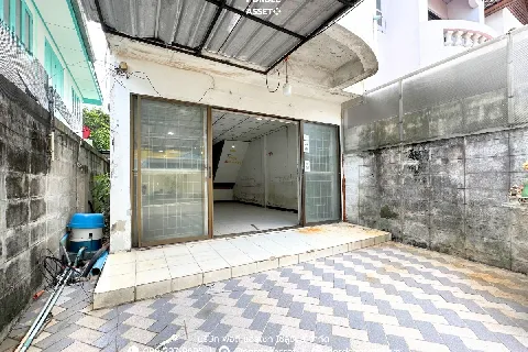 ทาวน์เฮาส์หลังริม ซอยลาดปลาเค้า72's gallery image at 3