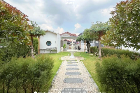 แกลลอรี่ของ บ้านเดี่ยวหลังใหญ่ พร้อมบ้านน๊อคดาวน์ ซอยเทิดราชัน 37 รูปที่ 4