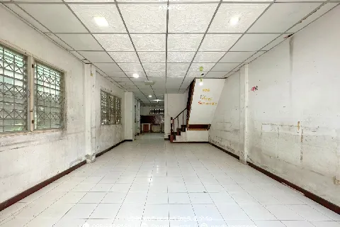 ทาวน์เฮาส์หลังริม ซอยลาดปลาเค้า72's gallery image at 4