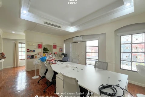 แกลลอรี่ของ บ้านเดี่ยวหลังใหญ่ พร้อมบ้านน๊อคดาวน์ ซอยเทิดราชัน 37 รูปที่ 6
