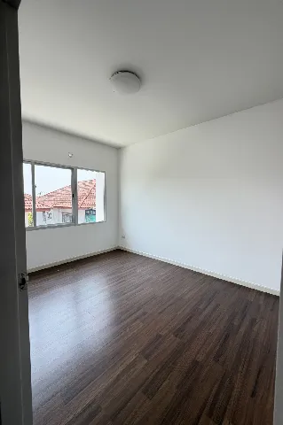 แกลลอรี่ของ ทาวน์ พลัส ประชาอุทิศ ทาวน์โฮม 3 ชั้น เริ่ม 2.99 ล รูปที่ 6